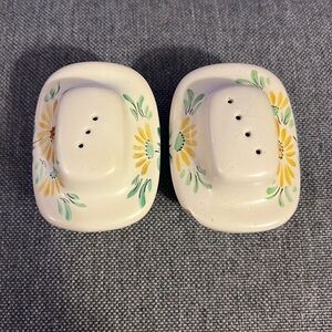 Rare Vintage Floral Salt & Pepper Shakers Yellow Daisy Shakers 5" high 2.5” wide